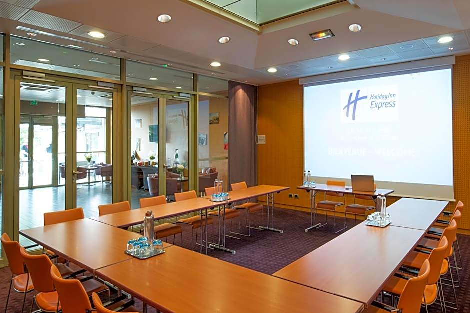 Holiday Inn Express Paris-Canal De La Villette By IHG