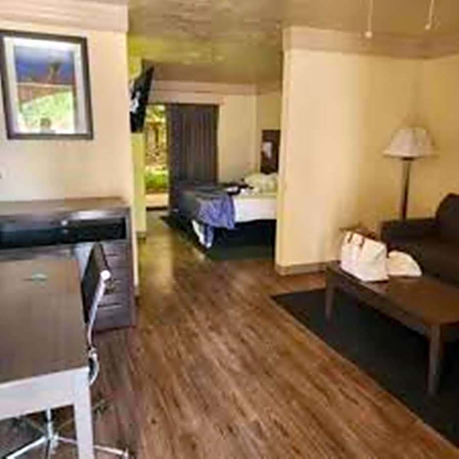 Atrium Inn