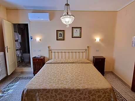 Classic Quadruple Room