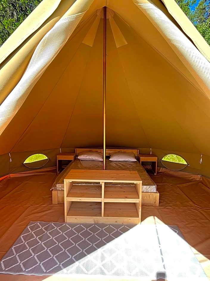 Foto 1 de 9 de Tent