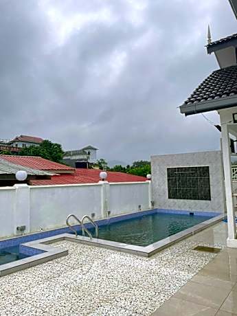 D'S WHITE VILLA HOMESTAY D'UITM