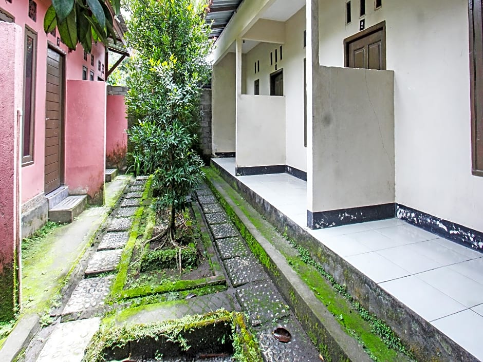 Hotel O Ashooy HomestayNearWisata Desa sedau