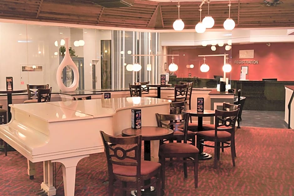 Ramada by Wyndham Jacksonville Hotel & Conference Center