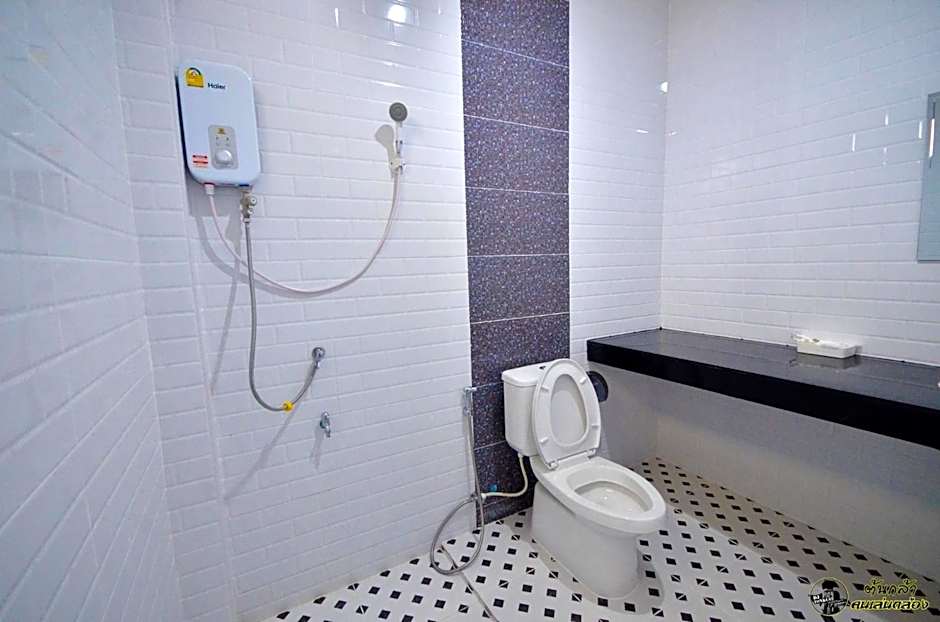 แอ่ว-ดีLD Hotel&Residences