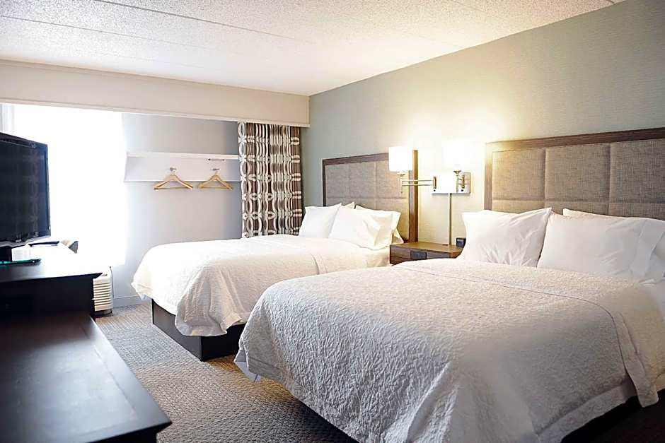DoubleTree By Hilton Hotel Dulles Airport-Sterling