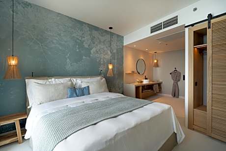 Double Room with Balcony and Sea View