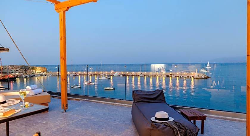 Soho SeaFront Suites