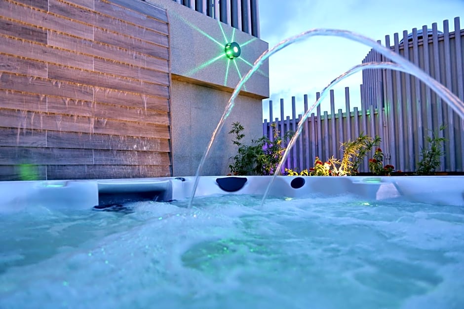 Roots Apartment Hotel