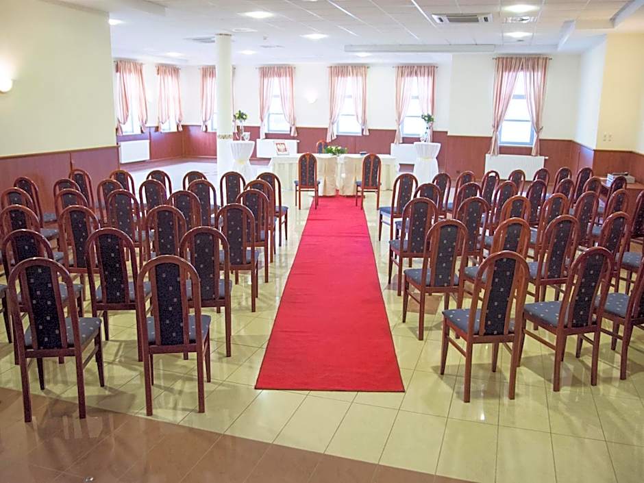 Hotel Restauracja Autos