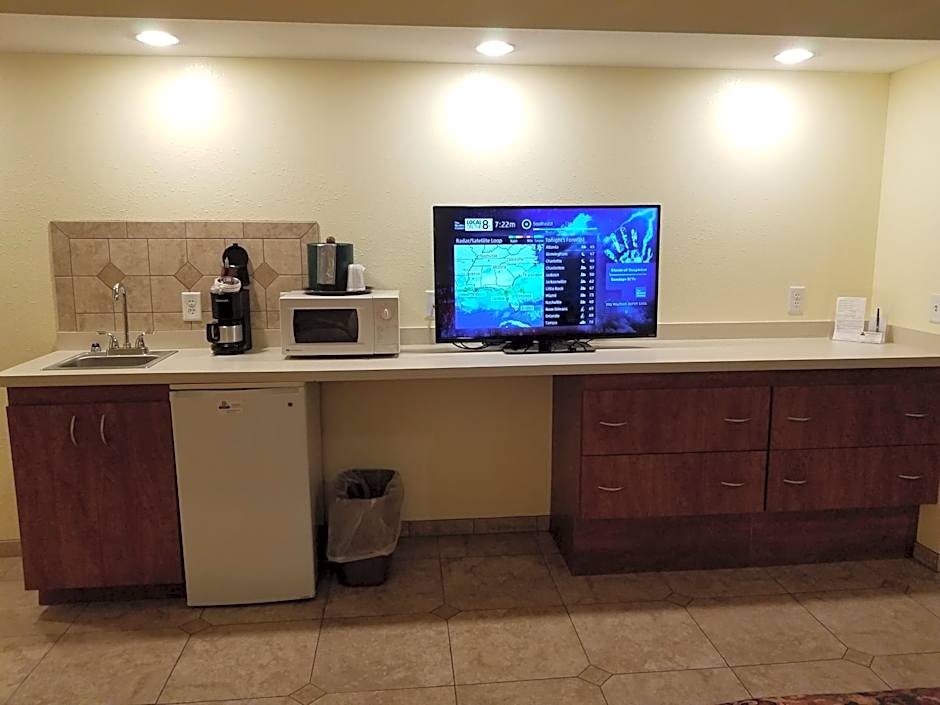 Black Hawk Motel & Suites