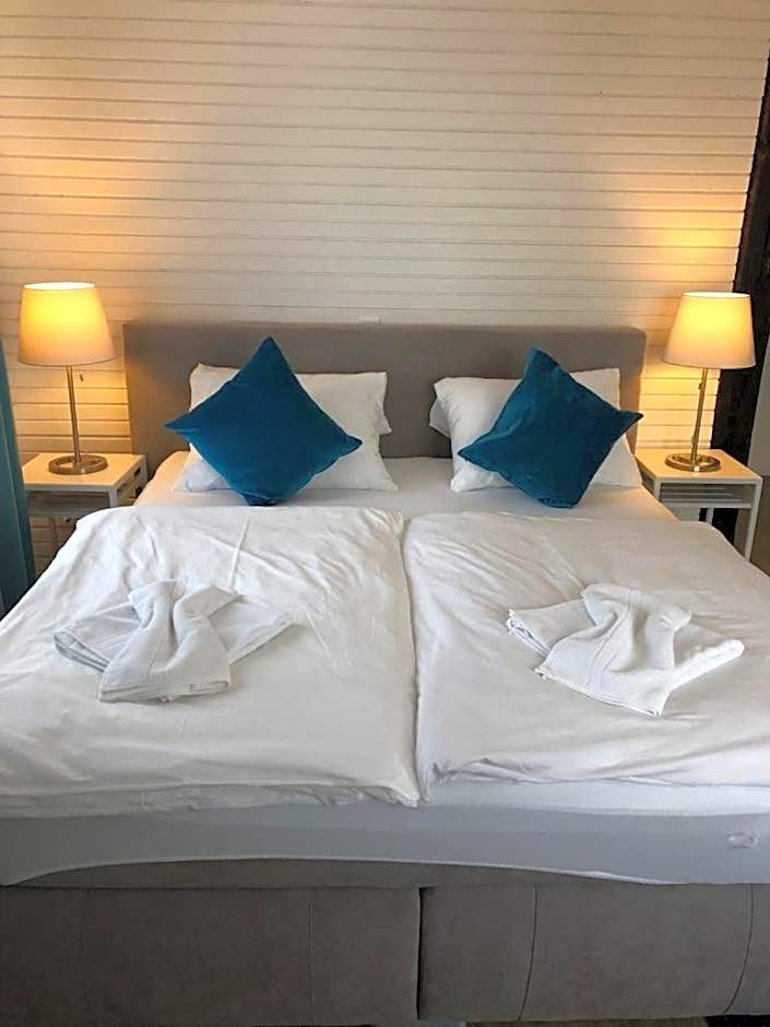 ZUM BAHNHÖFLE Restaurant & Hotel - Albbruck Am Rhein