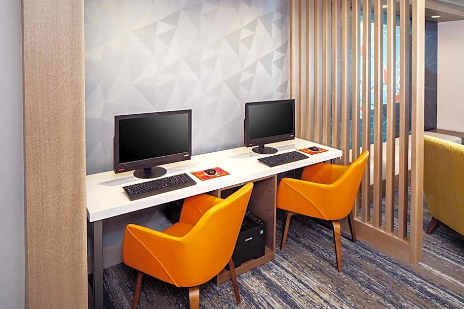 Holiday Inn Express and Suites Los Alamos Entrada Park By IHG