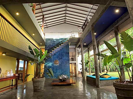 Saffron & Blue Villa