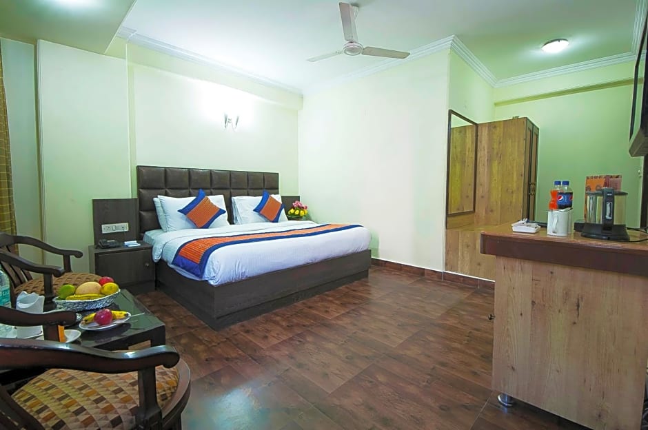 Capital O 2382 Hotel White House Continental