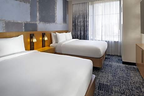 Guest Queen Room with Two Queen Beds and Hollywood Sign View