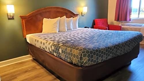 Econo Lodge Inn & Suites Carrollton - Smithfield