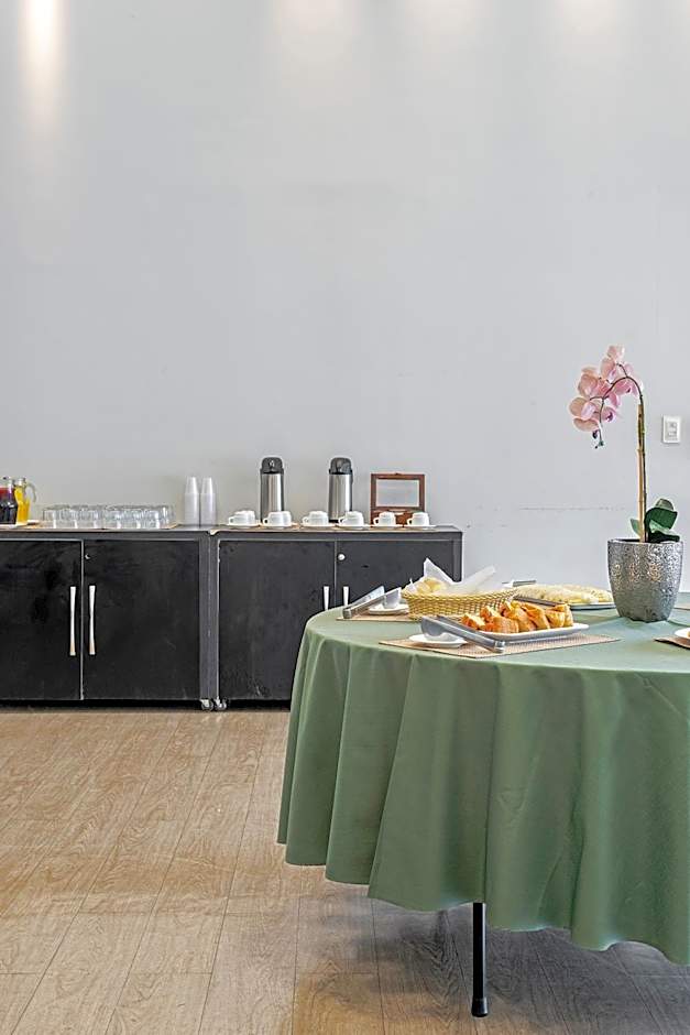 Slim Cuiabá Aeroporto by Slaviero Hotéis