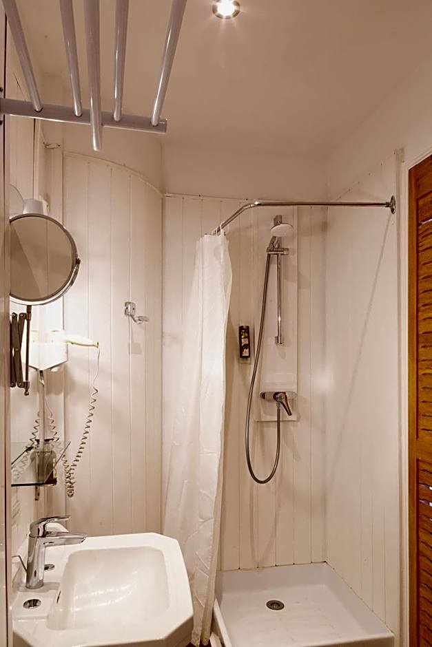 Logis Hôtel Restaurant Le Louvre