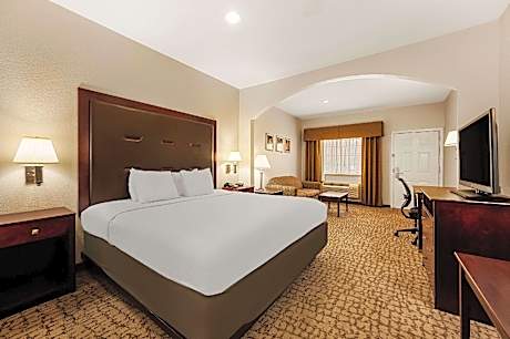 1 King Bed, Nonsmoking, Accessible