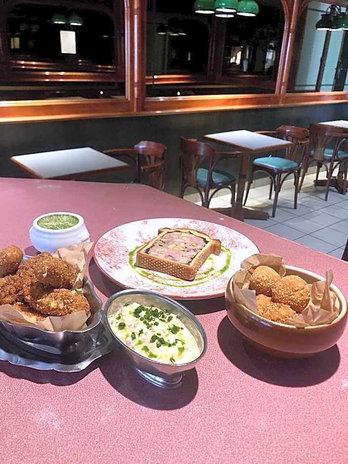 Logis Le Cheval Blanc et Le Clovis