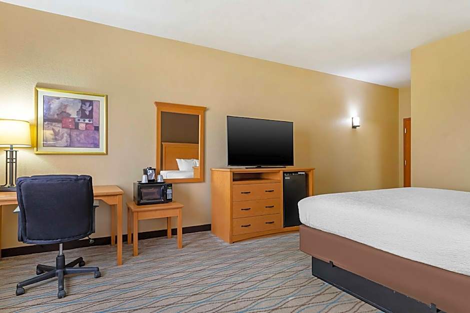 Photo 1 of 4 of 1 King Bed