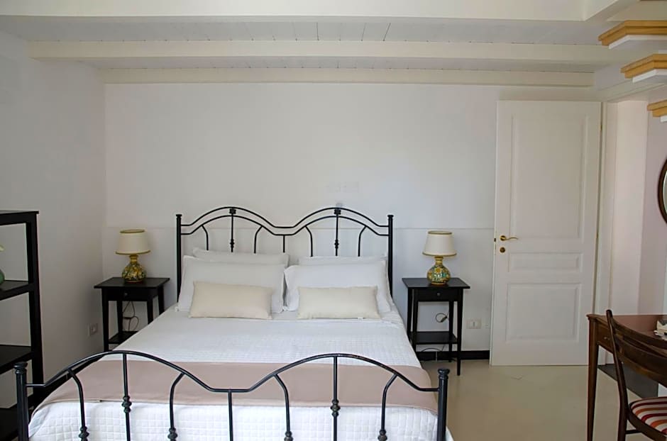 Cathedral View Apartment Noto, Historic Center, Steps from Duomo