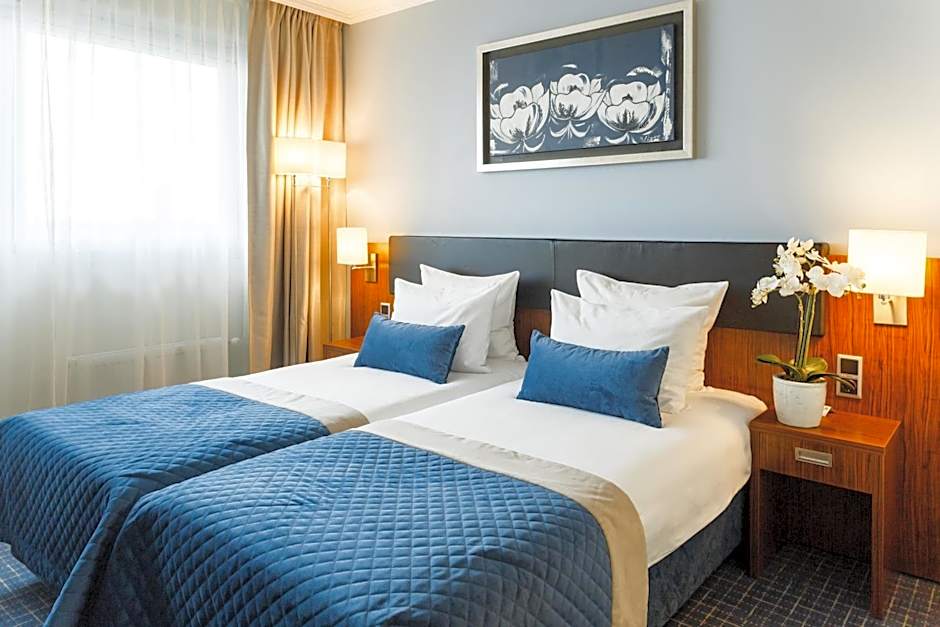 Avalon Hotel & Conferences