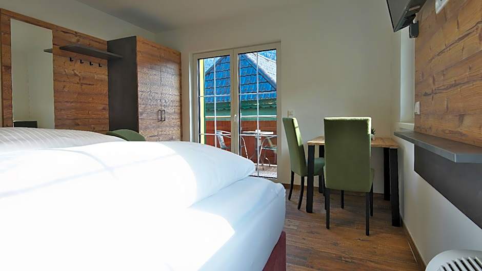 Photo 1 of 12 of Superior 1 King Bed