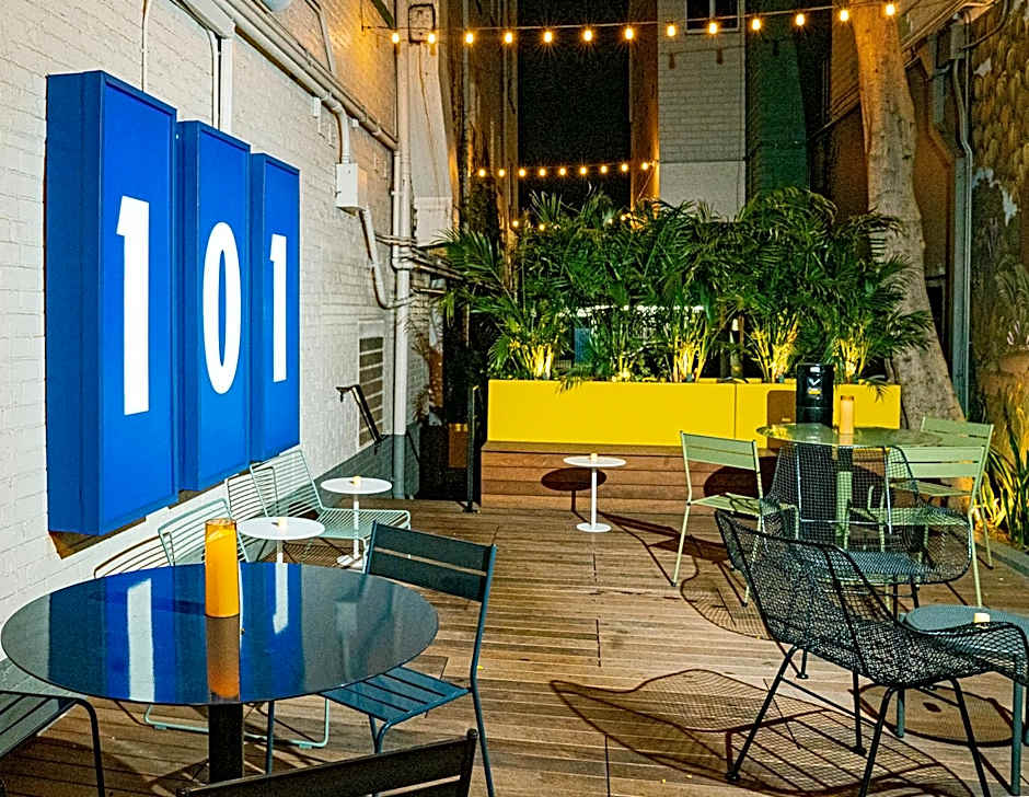 The Hollywood Franklin Hotel near Universal Studios