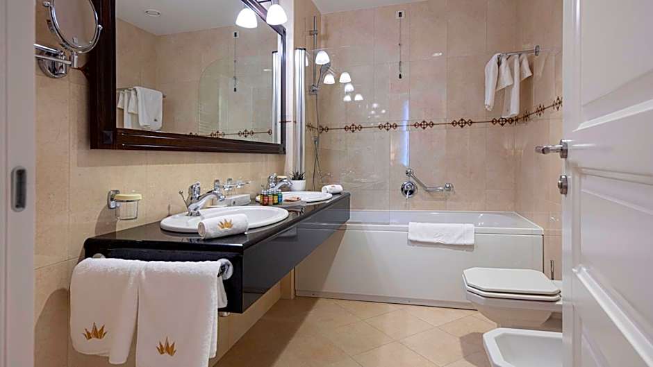 Royal Princess Hotel