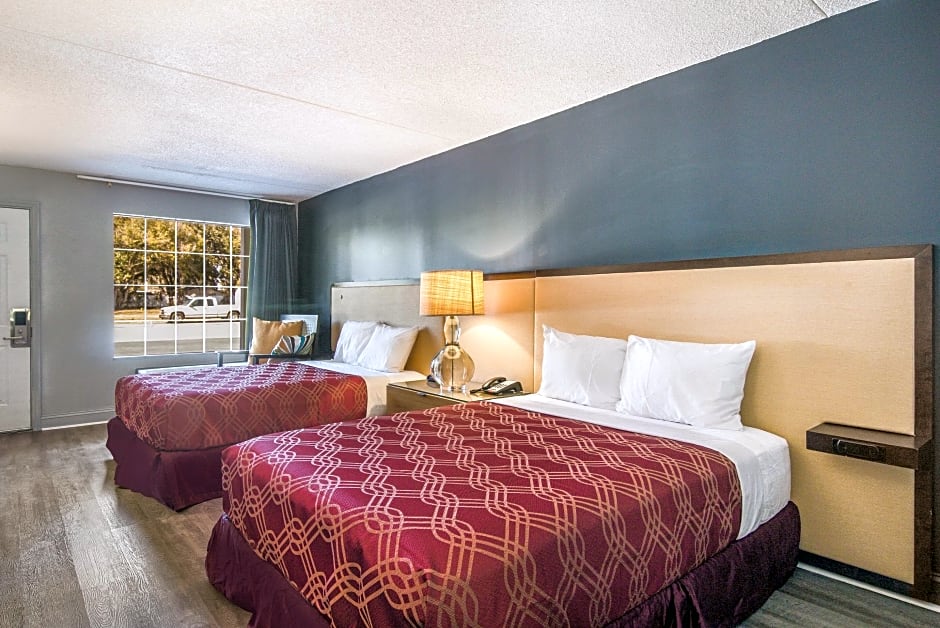 Econo Lodge Brunswick I-95
