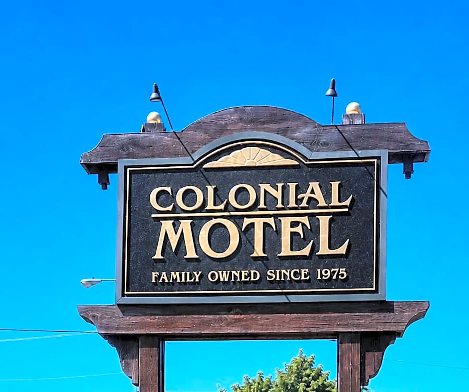 Colonial Motel