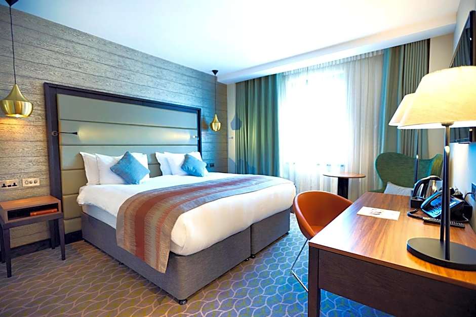 The Warwickshire Hotel and Country Club