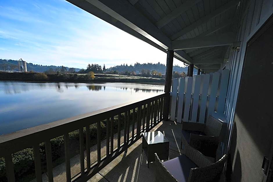 Edgewater Inn and Suites, an Ascend Collection Hotel