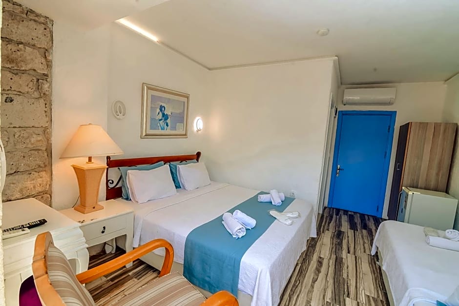 Alacati Asmali Konak Hotel