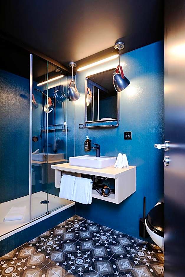 The Lubo - self check-in