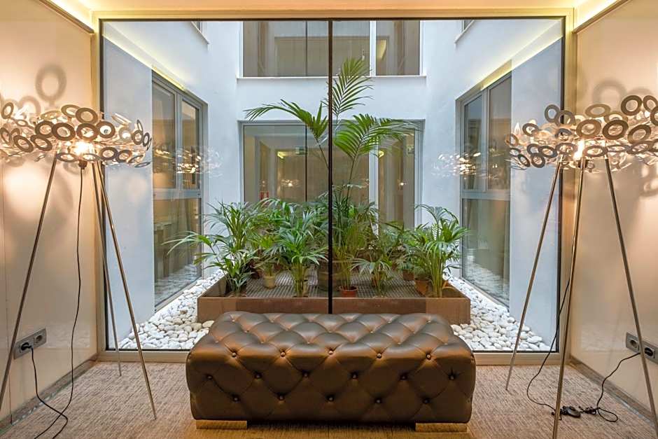 Kyrat Amarac - Adults Only