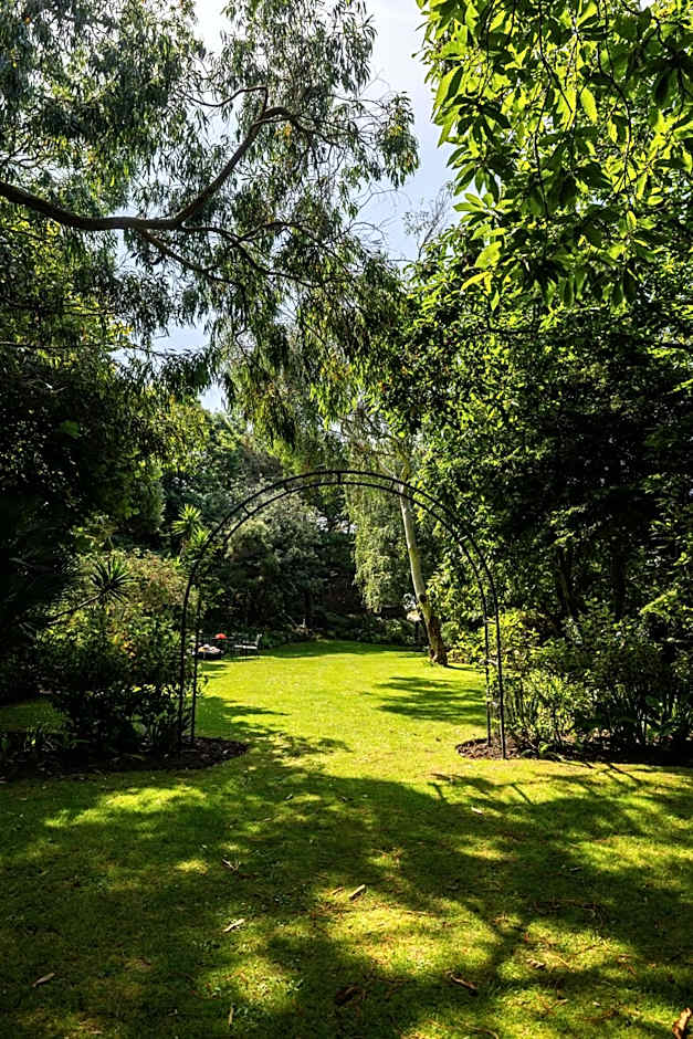 The White House Hotel