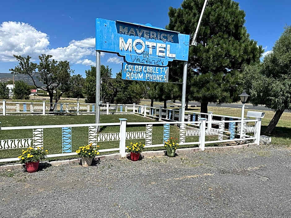 Maverick Motel