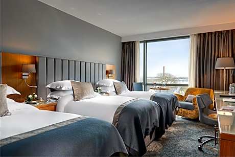 Superior Triple Room with 3 Single Beds