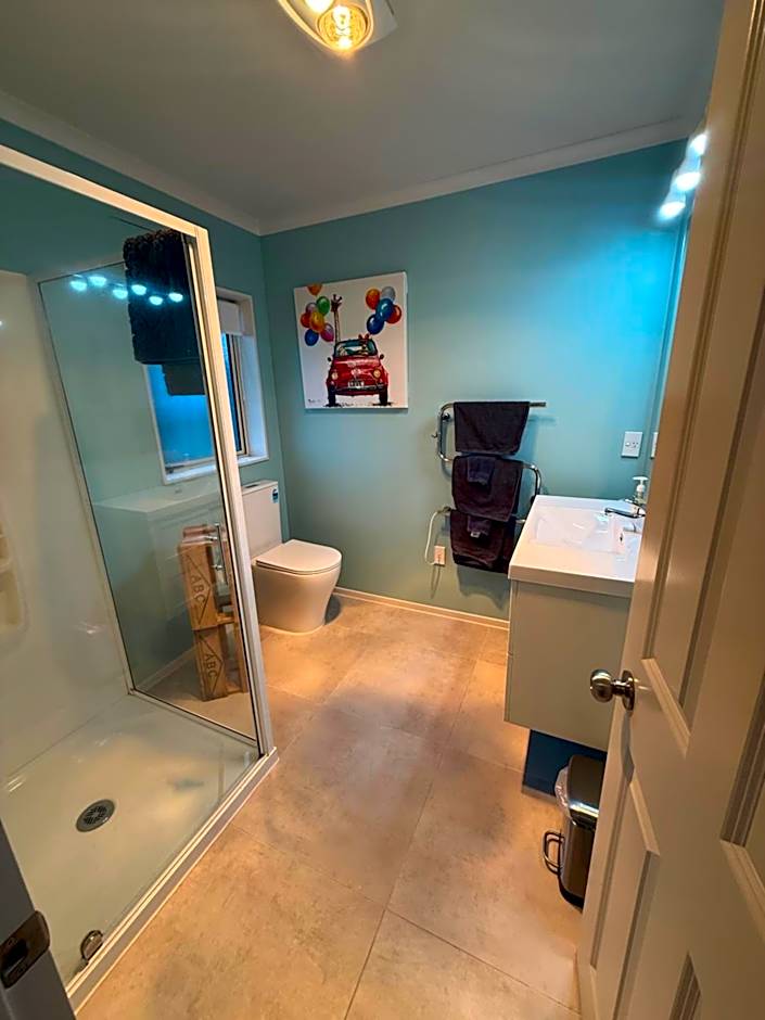 Photo 1 of 6 of Superior 1 King Bed