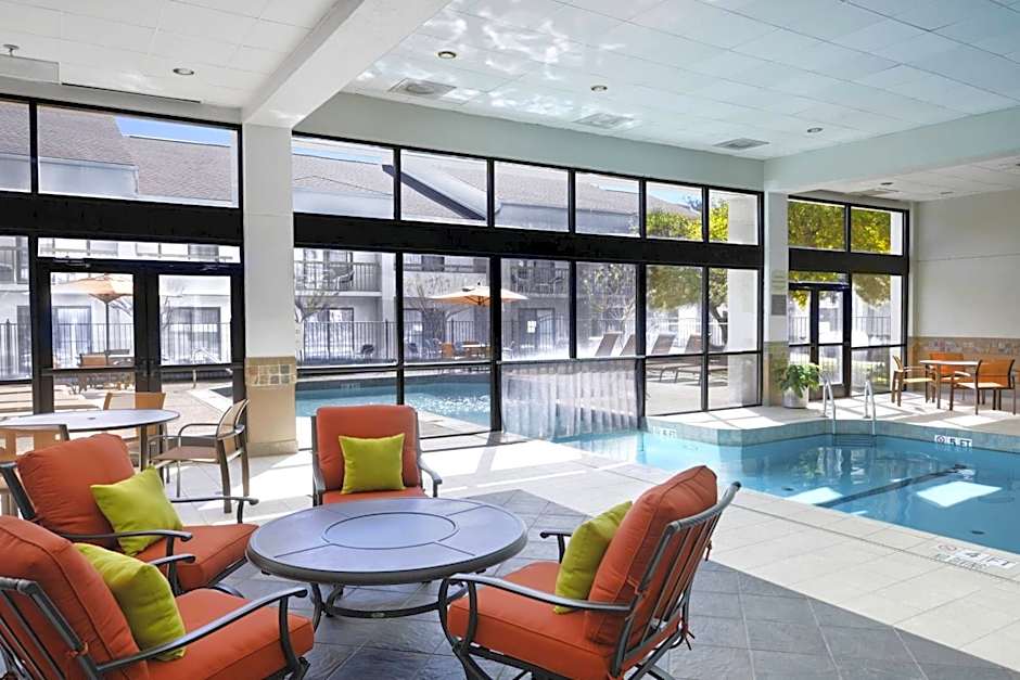 Courtyard by Marriott Dallas Arlington/Entertainment District