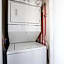 Modern spacious Apt plus Solarium and Den in Downtown Vancouver with Parking and Pool