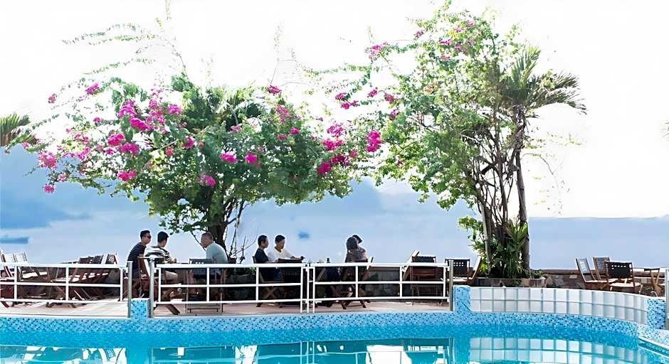 Sandals Hoang Yen Hotel