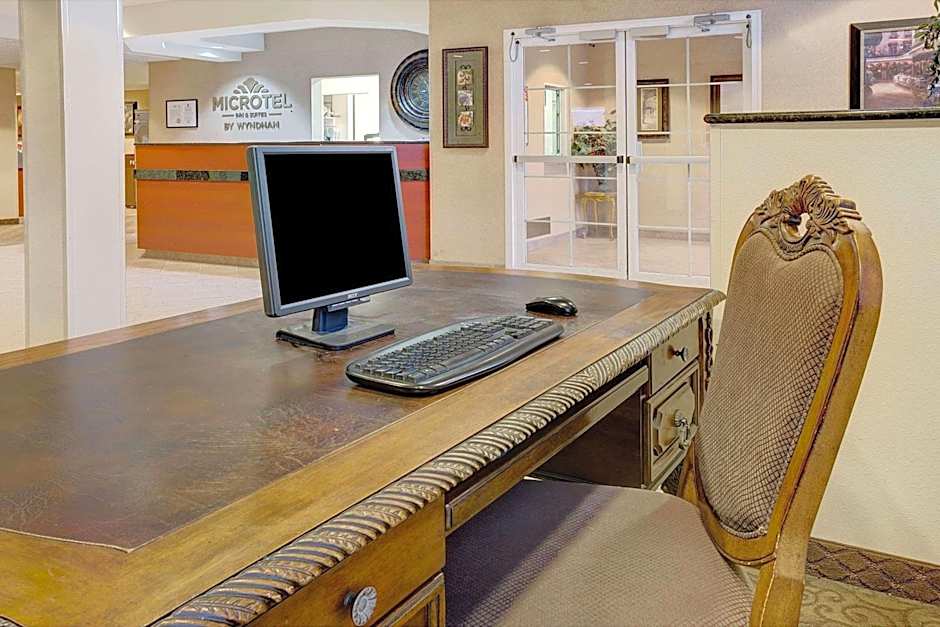 Microtel Inn & Suites By Wyndham Indianapolis Airport
