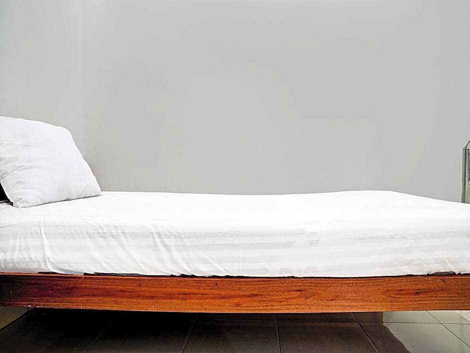 Hotel O Penginapan Hj Lilis Syariah