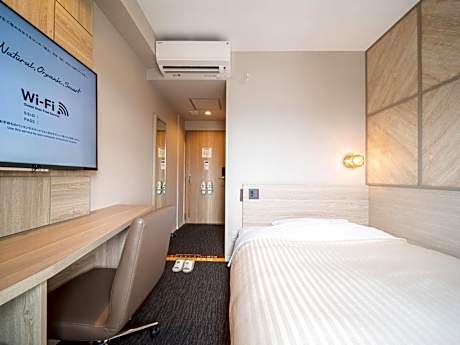 Semi Double Room with Loft Bed - Non-Smoking