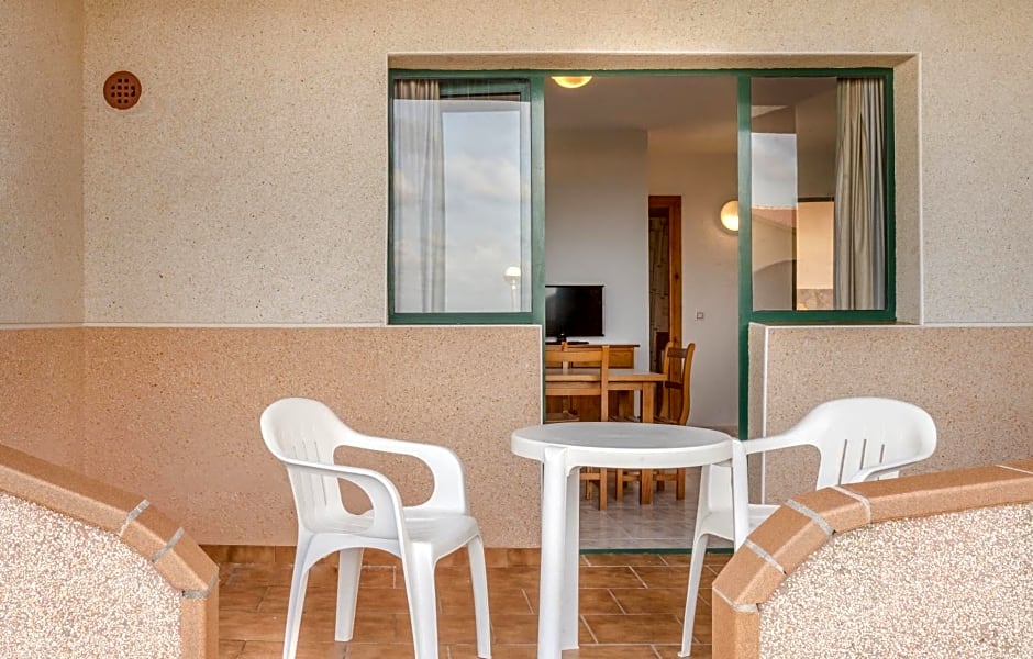 Apartamentos Lentiscos by MIJ