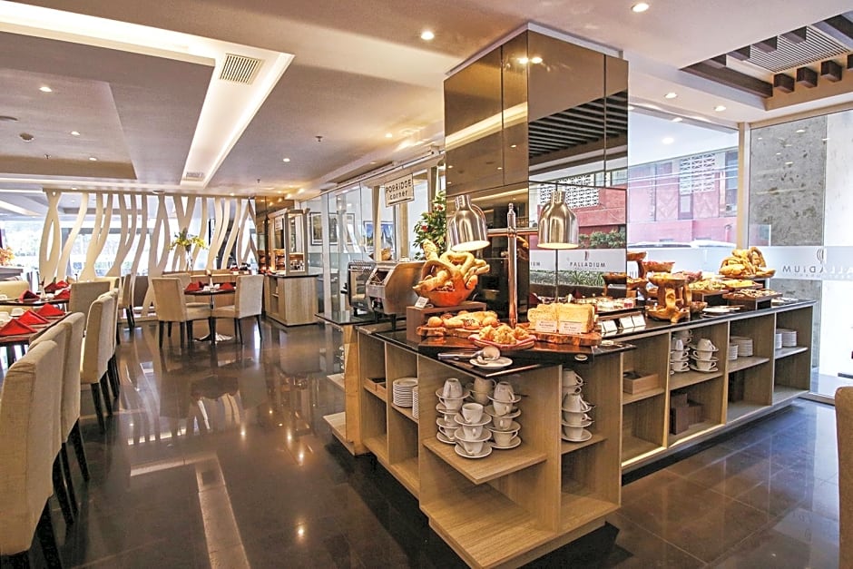 Platinum Adisucipto Hotel & Conference Center