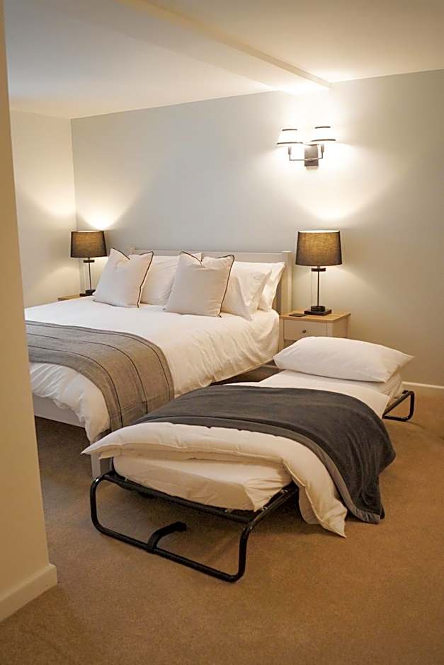 Lemon Tree Rooms - Newly Refurbished Coastal Stay